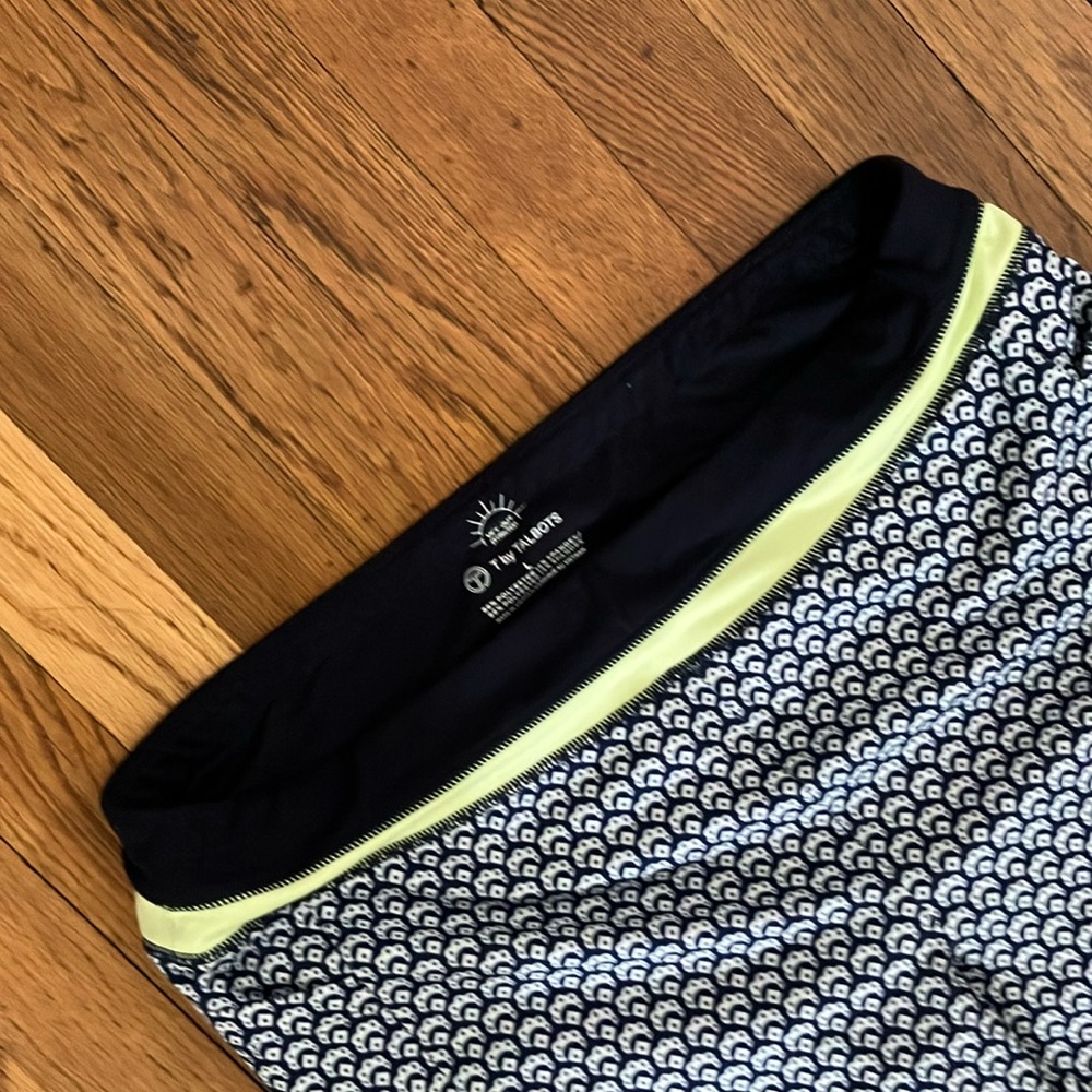 Talbots active wear .Black and White Patterned Pants with Green Trim